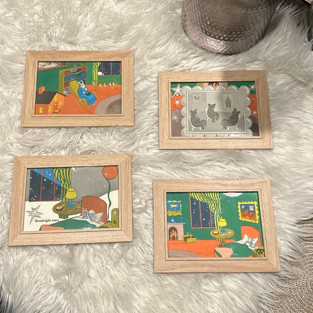 Wooden Frame with Illustrated Art - Picture 1 of 15